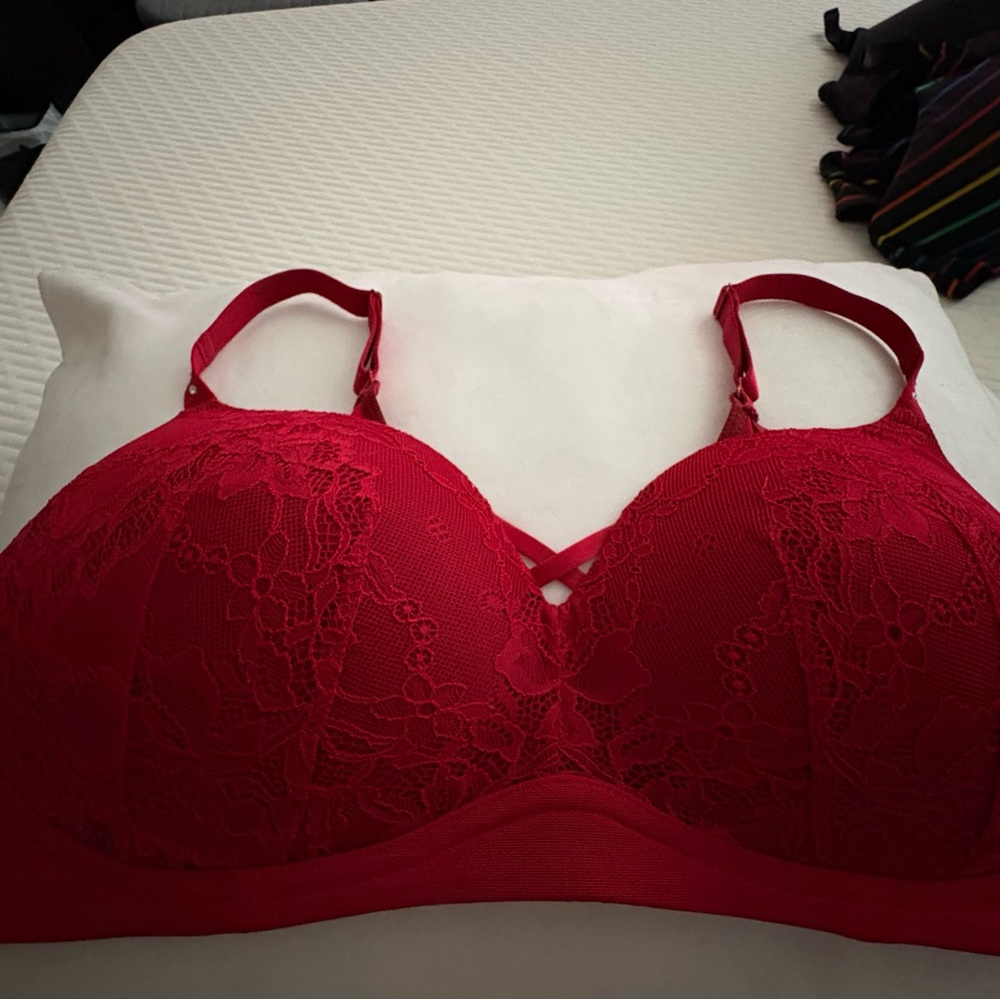 Red Lace Full-Coverage push up Women's Bra - Elegant Support